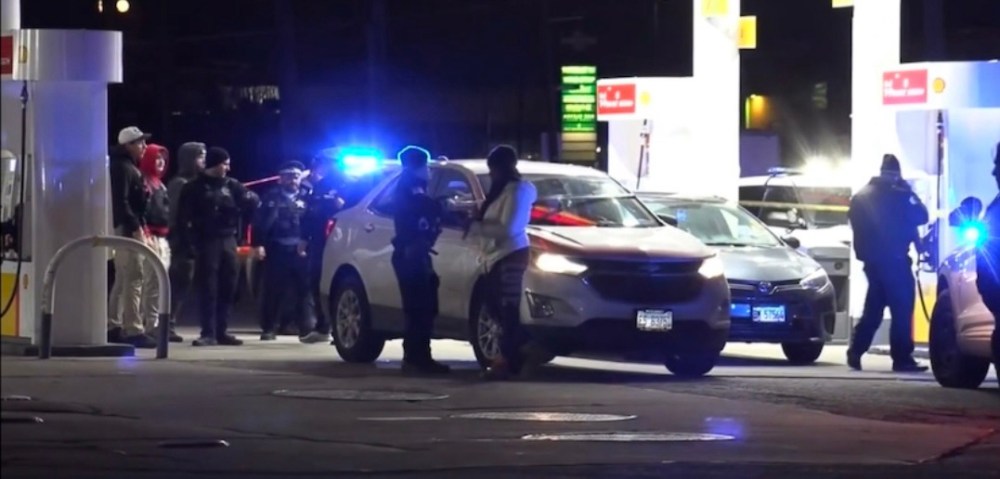 SUSPECT IN CUSTODY AFTER CHICAGO OFFICER SHOT ON THE SOUTH SIDE